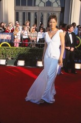 Slide Halle Berry Celebrity Photo Agency 2002 KB Format Photographer P3-24-3-4