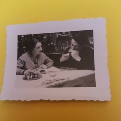 Photo Antique, Vintage, Young Couple at Table, Smoking, Reading, Christmas