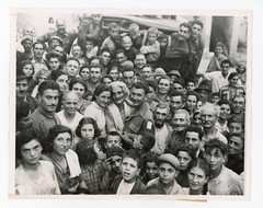 WWII Italian American Lovefest Press Photo 1943 Beautiful Moment Olevano Italy