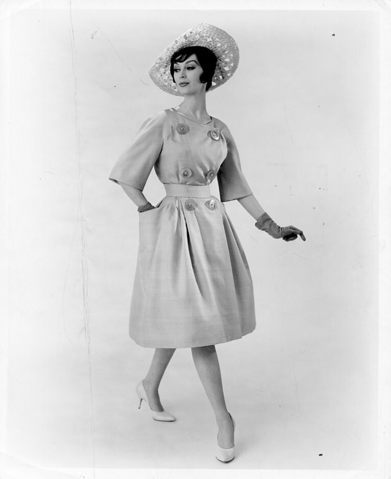 WERLE FASHION DESIGNER TO THE STARS FASHION VINTAGE B/W PHOTO *8X10″