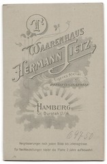 Photograph Hermann Tietz, Hamburg, size Burstah 12-14, portrait older lady in h