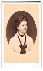Photograph Carl L. Koch, Saaz, Ringplatz 42, Young Lady with Elegant Braided Fri