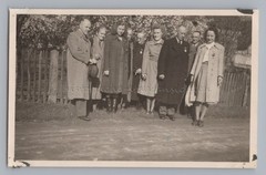 Excursion of the municipal office Großbothen Grimma 1949 on the side of the road – photo