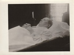 Photo Man Deceased in Coffin Death Post Mortem 1940s-3