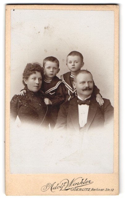Photography Adolf Winkler, Görlitz, Berliner Straße 12, family portrait with two