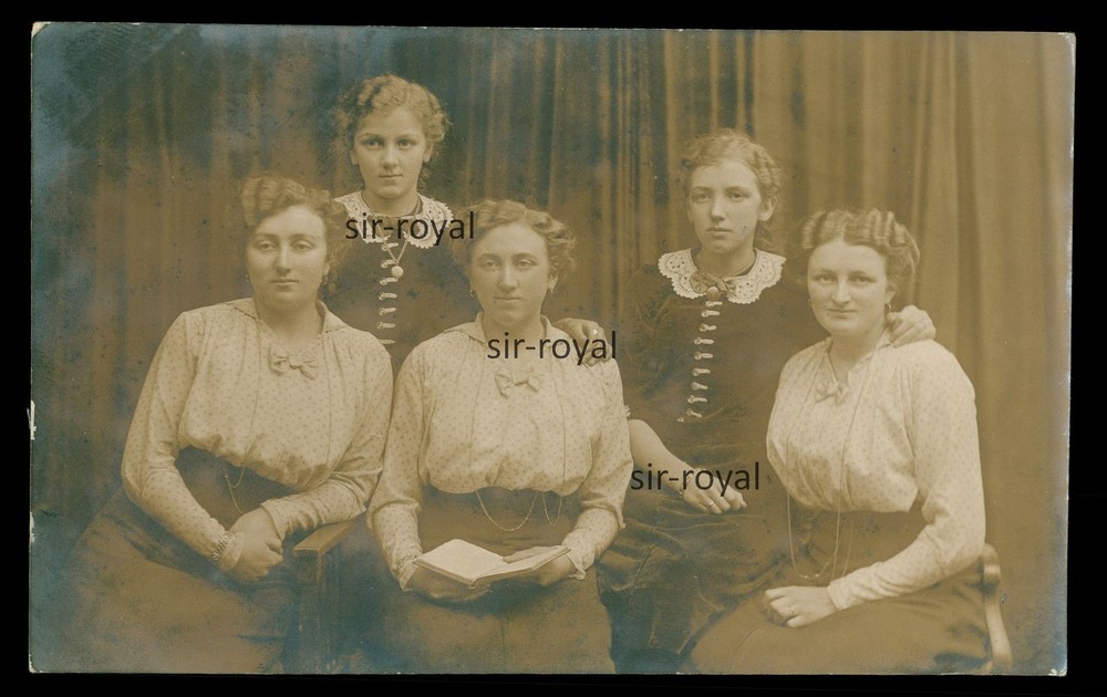 Wiepenkathen near Stade 1910s – Five Sisters in Portrait – Photo Postcard 9x14cm