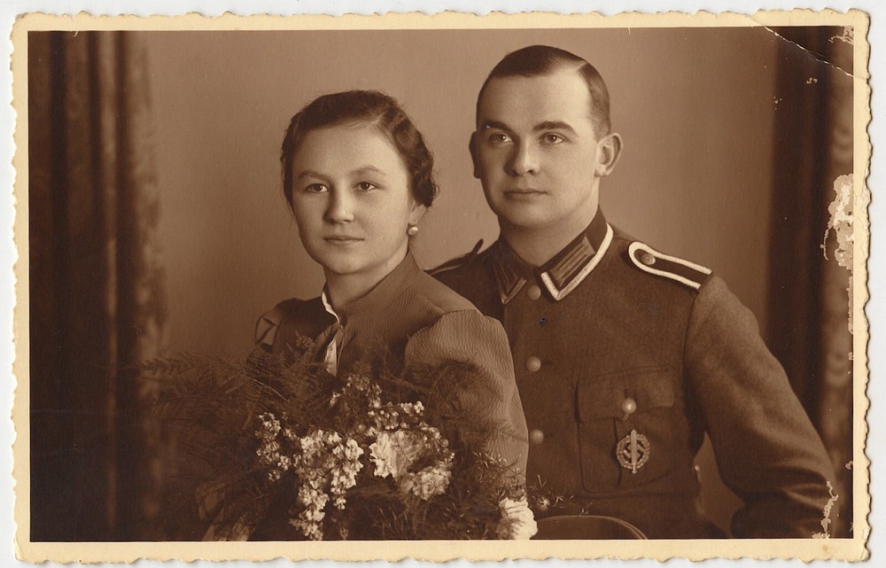 Portrait Studio Couple Woman Man German Military – Vintage Photo An. 1940