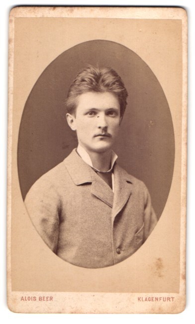 Photography Alois Beer, Klagenfurt, St. Veiter Straße 24, young man in suit
