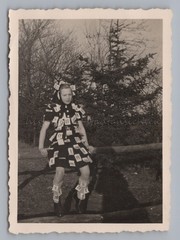 Girls Dressed Up As Calendar 1949 – Costume – Vintage Photo 1940s
