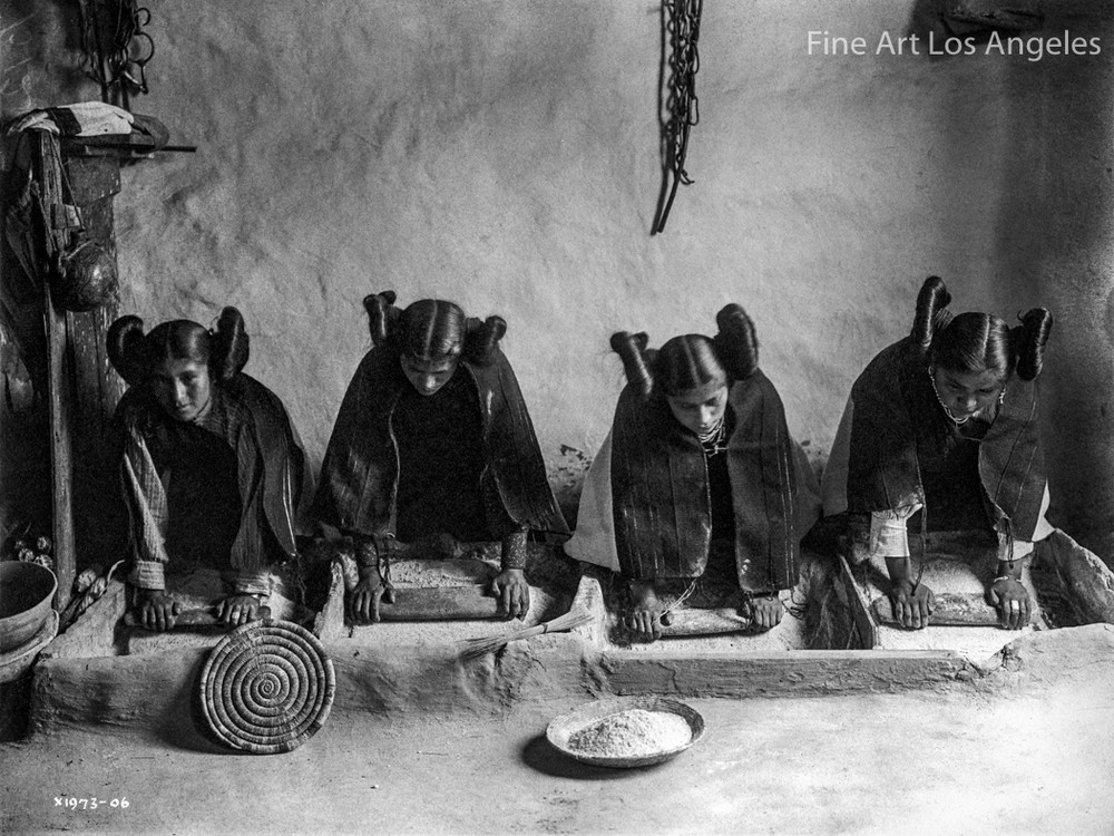 Edward Curtis Photo -Four Hopi Women Grinding Corn, 1906
