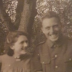 Photo Antique, Vintage, 1942, Home Visit, 2 Pairs