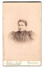 Photograph Hahn’s Nachf., Dresden, Orphanage Str. 16, Portrait Lady in Biederm