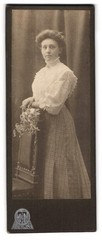 Photography Hermann Tietz, Berlin, Leipzigerstr. 46-50, portrait beautiful young