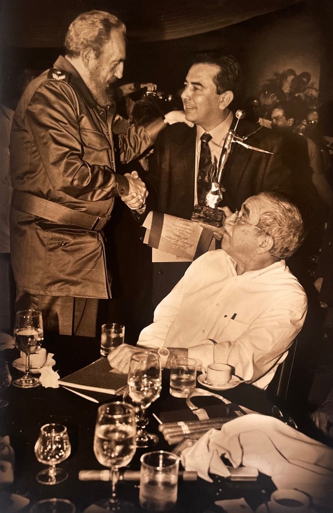 83×54 cm vintage – Fidel Castro, G. Garcia Marquez – Cigars, Hombre Habano Award