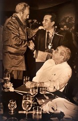83×54 cm vintage – Fidel Castro, G. Garcia Marquez – Cigars, Hombre Habano Award
