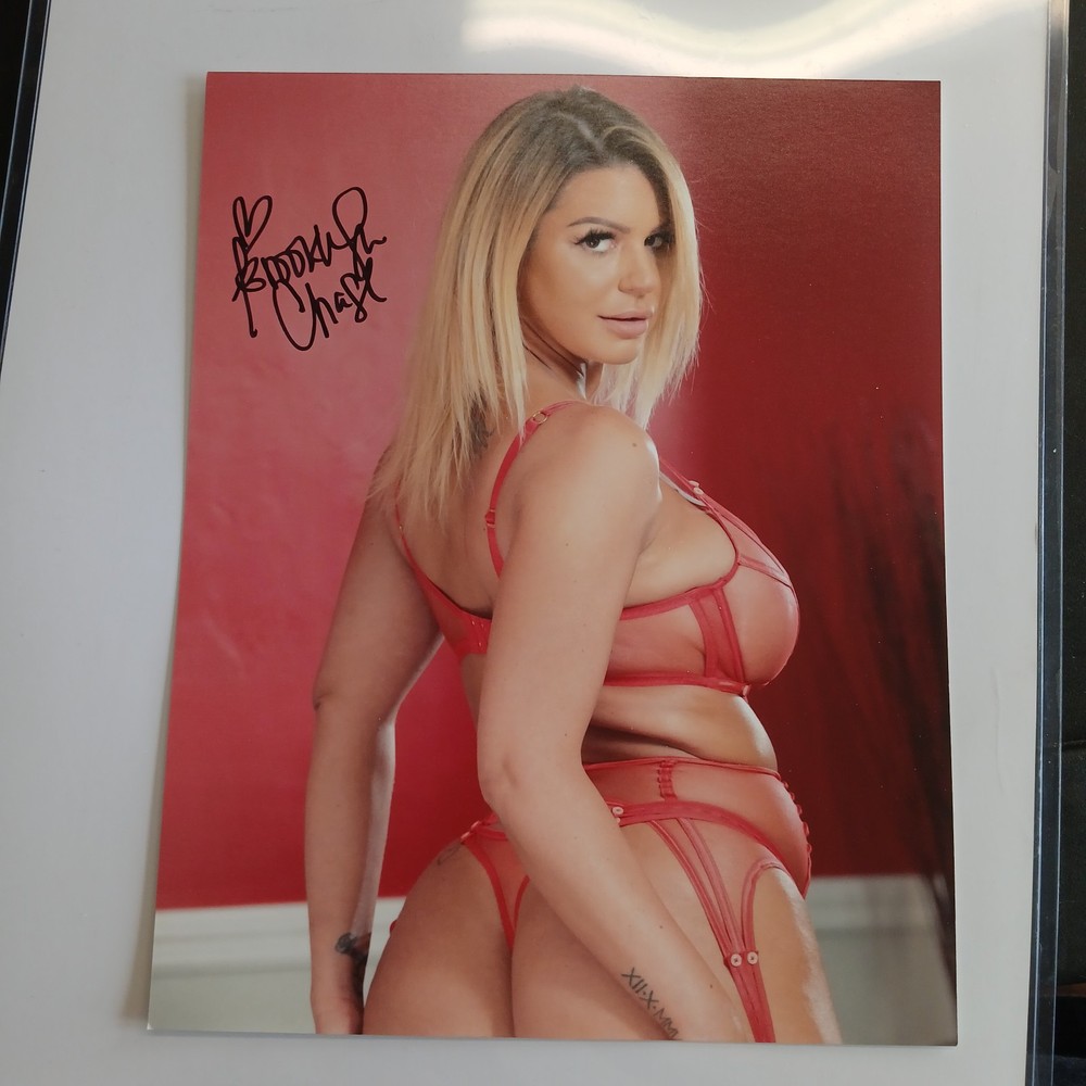 Pornstar Brooklynn Chase Autographed 8×10 Photo