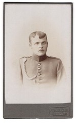 Photography studio Eder, Kempten, street unknown, portrait young soldier with