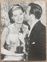 22x16cm Vintage Archive Photo 1954 Oscar Prize Grace Kelly + Marlon Brando Kiss