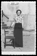 Pretty Woman with Mesh Gloves – Photo 8x13cm
