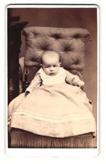Photograph Th. Wode, Giessen, bored looking toddler