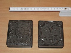 2 Old Portrait Photos In Bakelite Box Around 1910 Very Decorative