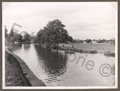 Photo England Stratford-upon-Avon Avonufer Promenade Park Leisure 1959