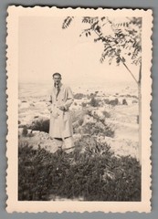 Photo Pretty Young Maum Traveling Mediterranean North Africa? Circa 1938 (F1251)