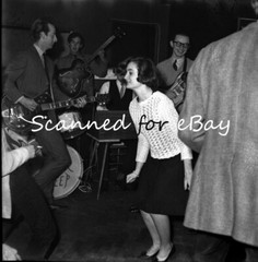 DANCING TO THE BLACK SHEEP IN SHADOWS CLUB SWINGING 60s MUSIC – 1 NEGATIVE 1960s