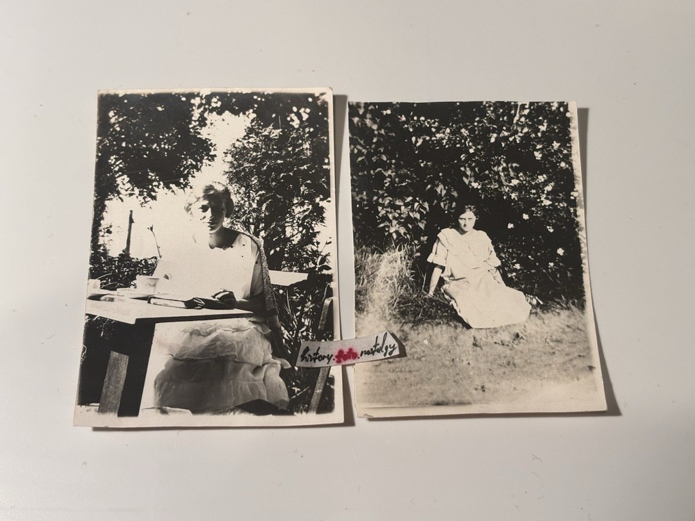 ❤️Lot 2 Photos Beautiful Woman Girl Pose Nature Dress Fashion 30s-50s SW ~5×8