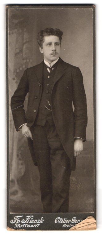 Photograph Fr. Kienzle, Stuttgart, Breite Strasse 2, portrait young gentleman in el