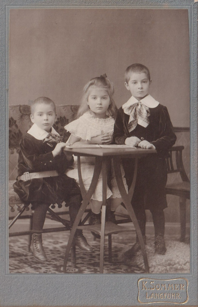 K. Sommer KAB – Children’s Group – (Gdansk?) Long Drive Circa 1905