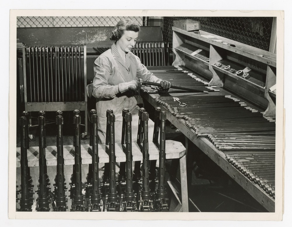 Canadian Woman Making Guns for War Effort WWII 1942 Press Photo