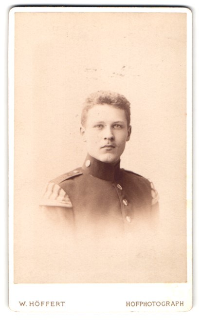 Photograph W. Höffert, Berlin, Unter den Linden 24, Musician Private in Unifor
