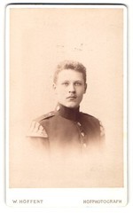 Photograph W. Höffert, Berlin, Unter den Linden 24, Musician Private in Unifor