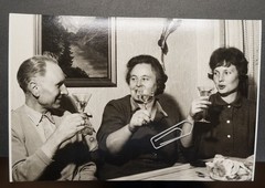 Photo portrait Regensburg Bavaria family glass painting living room man woman picture