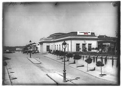Old Black & White Glass Photo Plate 13X18 Cm Vittel Vosges Station