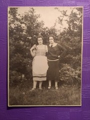 Old photo antique vintage women apron nature woman sisters nice fashion old photo xx