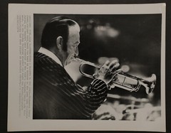 Harry James pays tribute to Duke Ellington at Newport Jazz Festival 8×10 1974
