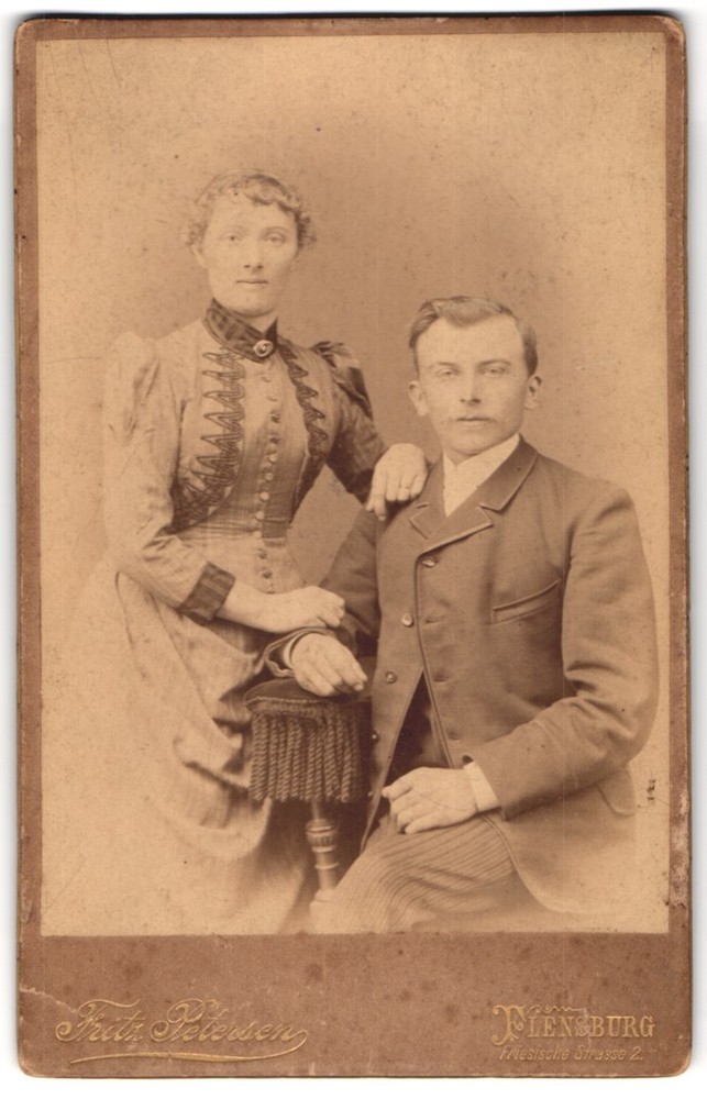 Photograph Fritz Petersen, Flensburg, Frisian Street 2, young couple in Sunday