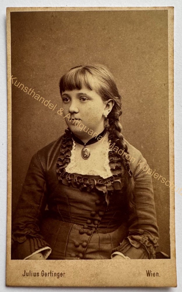 orig. CDV Foto Fotografie alt Bild Frau Dame Mode um 1877 Wien Gertinger