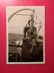 Altes Foto antik Meer Schiff Boot Frau auf Rettungsboot boat nice ship old Photo