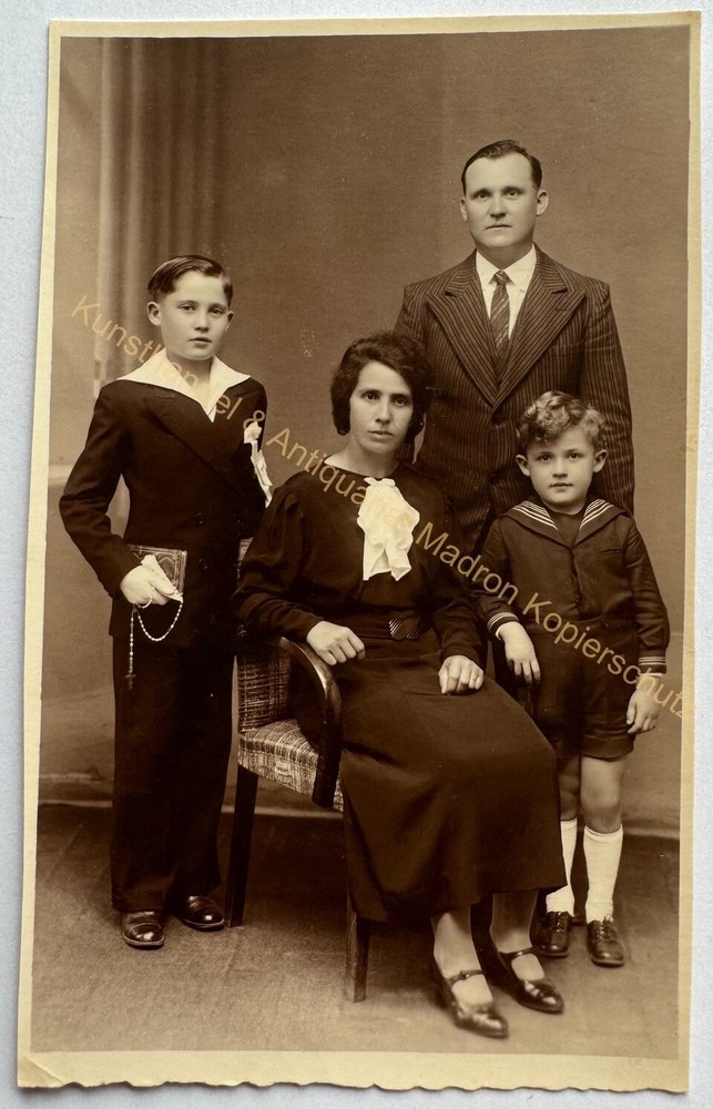 orig. Photo postcard photograph child children around 1930 Thionville communion family