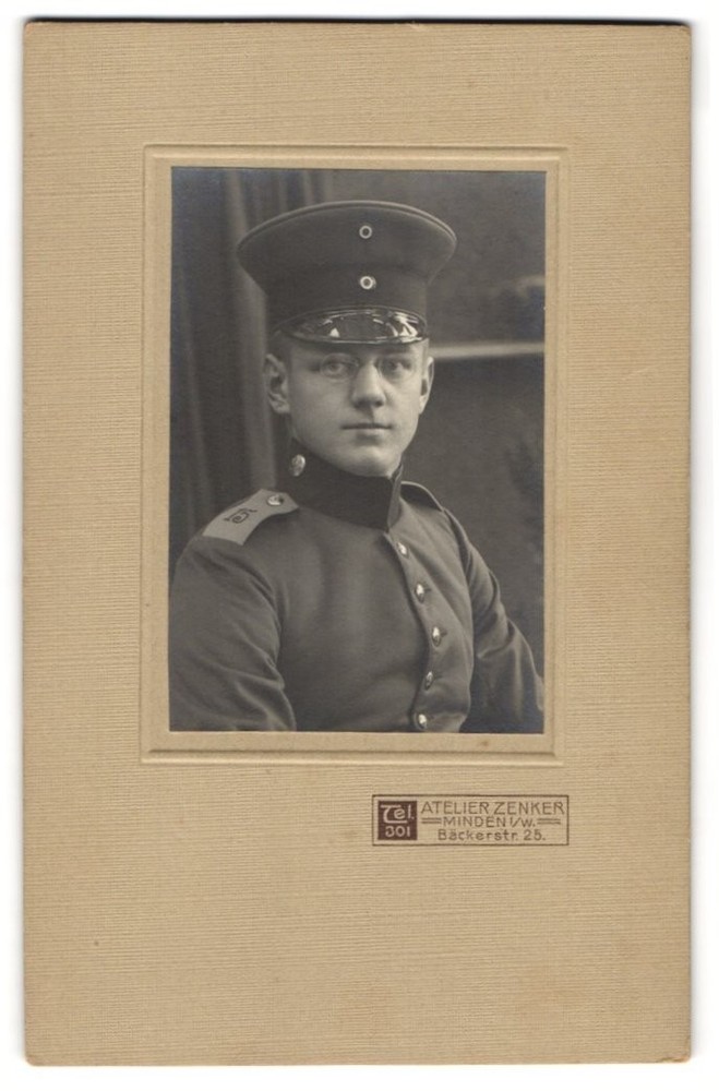 Photography studio Zenker, Minden i. W., Bäckerstr. 25, Soldier Rgt. 15 in Unifo