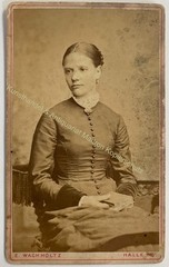 orig. CDV photo photograph old picture woman lady fashion around 1885 E. Wachtholtz Halle