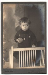 Photography studio John, Berlin-Charlottenburg, Bismarckstr. 87, Little Child i
