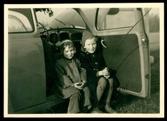 Girl Sitting On Car Riser – 1950s 1960s Automotive Vintage – Photo 10x7cm