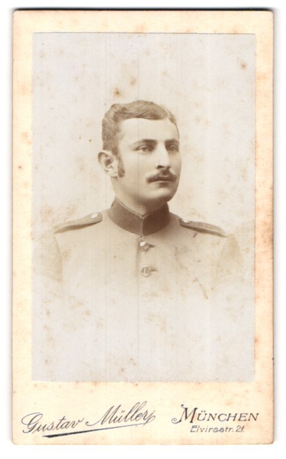 Photograph Gustav Müller, Munich, Elvirastraße 21, soldier in uniform with Kotel