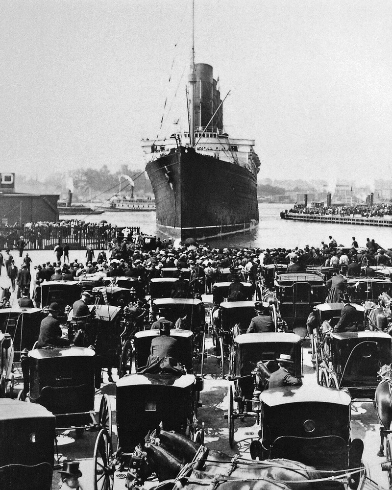 New Photo: Ill-Fated Cunard Ocean Liner RMS LUSITANIA on Maiden Voyage -6 Sizes!