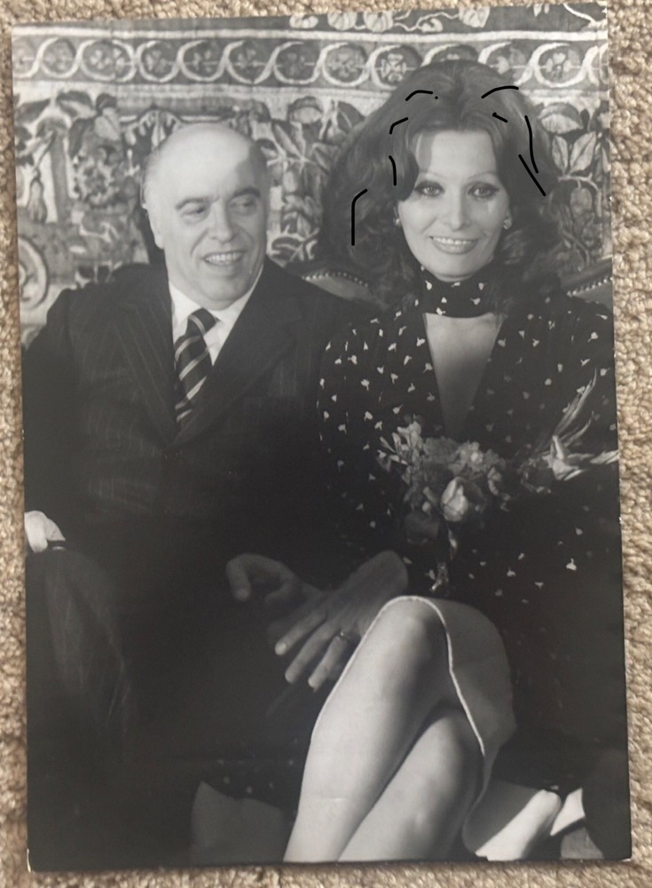 21x15cm Vintage Archive Photo 1975 Sophia Loren + Carlo Ponti