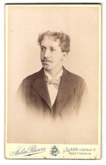 Photography studio person, Lahr i. B., Schillerstraße 21, portrait gentleman with Sch